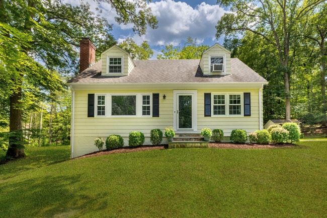 Primary Photo - 61 Knollwood Dr