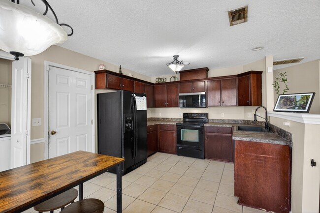 Building Photo - 31 Idus Ln
