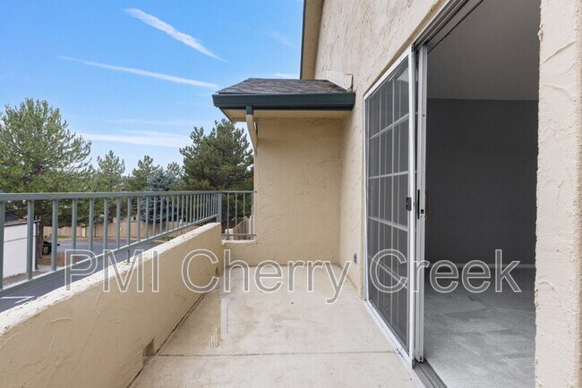 Building Photo - 8757 E Dry Creek Rd