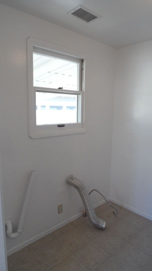 Building Photo - Old Towne Orange, Hardwood floors, Single Story House 3BR 2BA  2 car garage