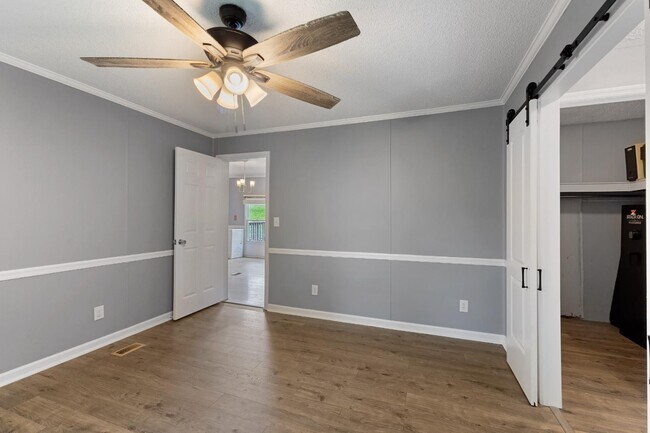 Building Photo - 1022 Dogwood Ln