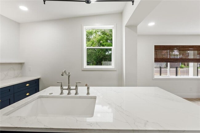Building Photo - 4501 N Highland Ave