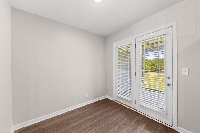 Building Photo - Gorgeous End Unit Townhome for Rent!!
