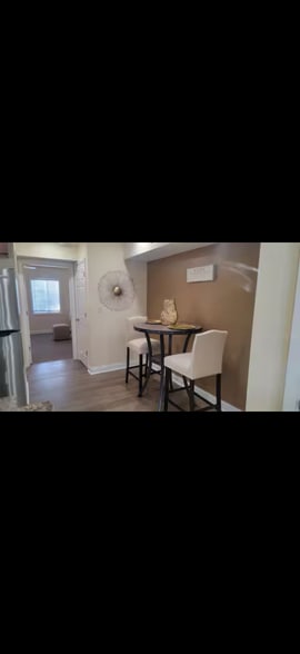 Dinette Area - 2137 Highland Ave