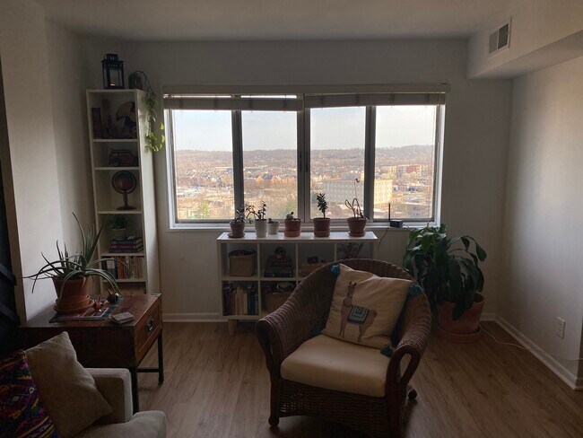 Building Photo - 5340 Holmes Run Pkwy