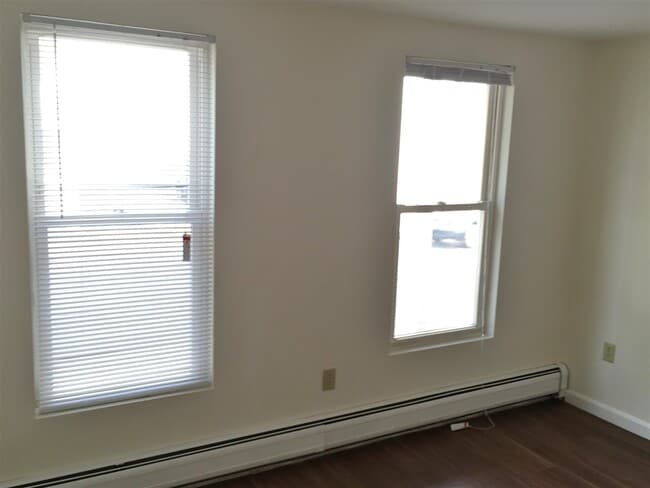 Building Photo - 141 Second St