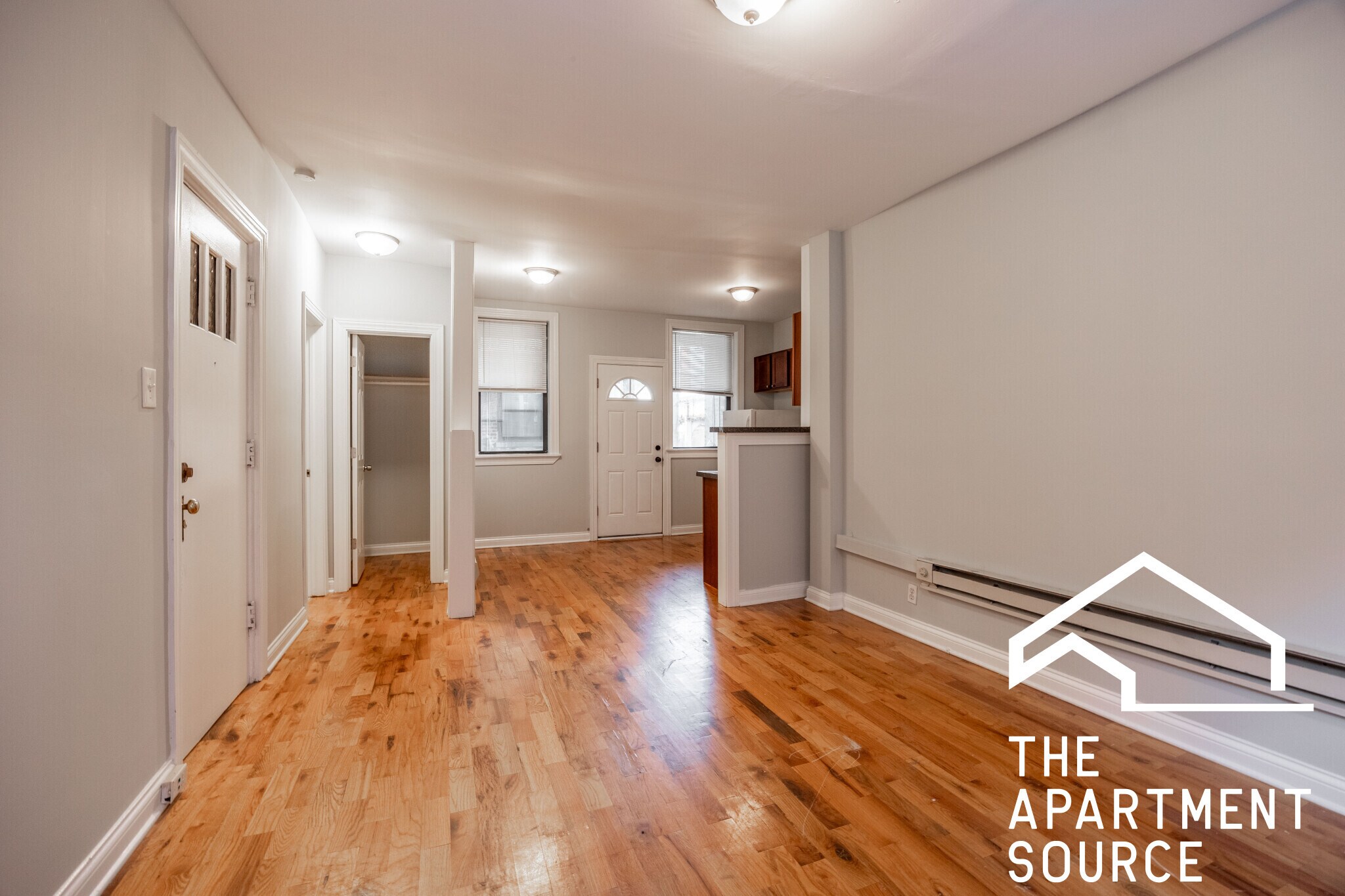 Building Photo - 4415 N Wolcott Ave