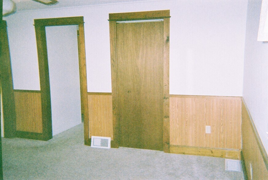 Living Room - 401 Lewis St