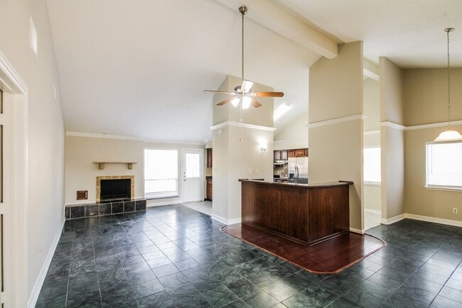 Building Photo - 15102 4 Winds Dr