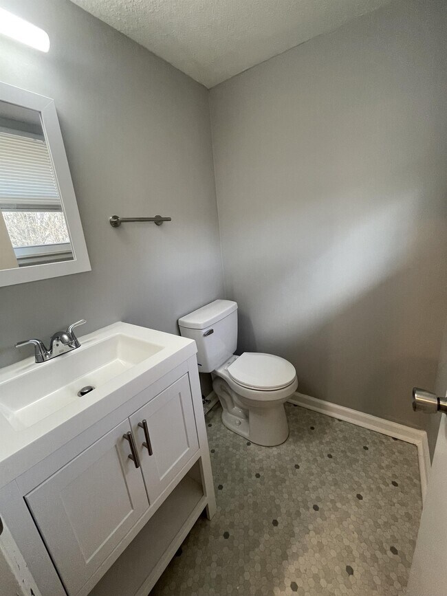 Building Photo - 1200 NW Hwy 7