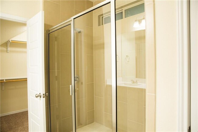 Building Photo - 3651 Sandy Brook Dr