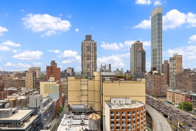 Building Photo - 303 E 60th St