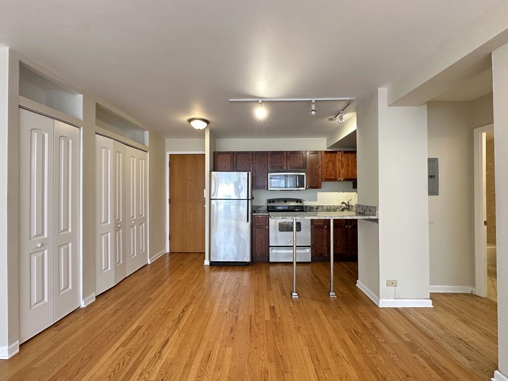 Building Photo - 4180 N Marine Dr