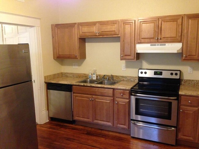 Interior Photo - 317 7th St S