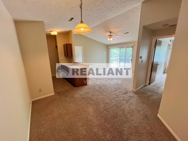 Building Photo - 24 Woodland Hills Dr