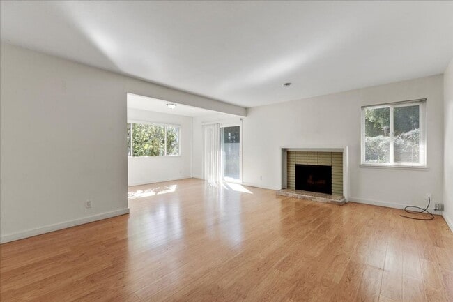 Building Photo - Three bedroom Carmel Home near ocean - Early May