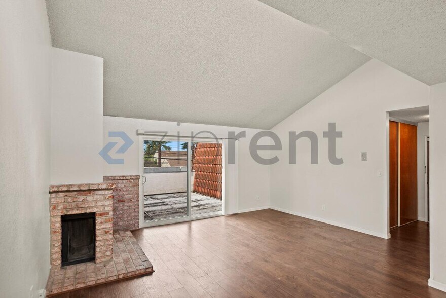 Building Photo - 2837 55th Ave