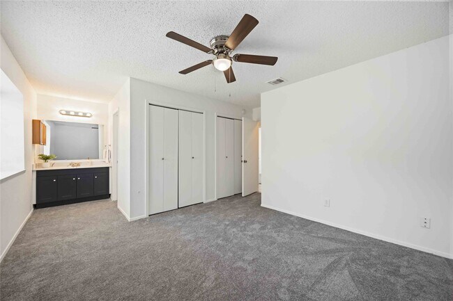 Building Photo - 1131 Rock Canyon Dr