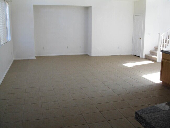Building Photo - Beautiful Three Bedroom Home in Summerlin