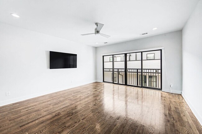 Building Photo - Luxury 3BE/3.5BA located in one of Nashville’s most walkable and vibrant neighborhoods.