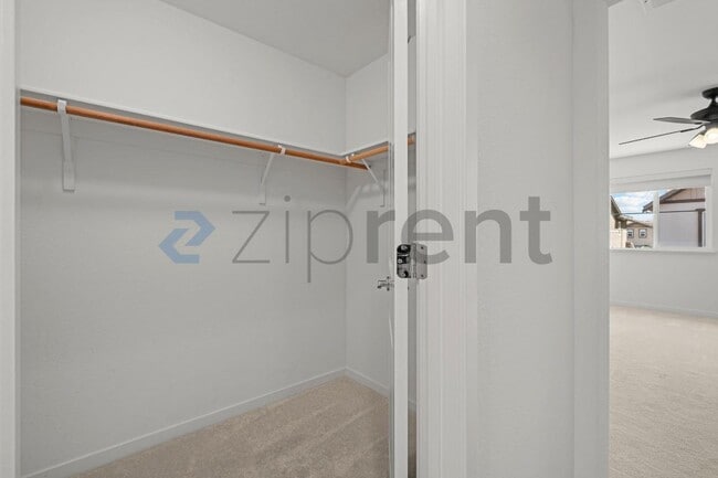 Building Photo - 136 Willowrun Wy