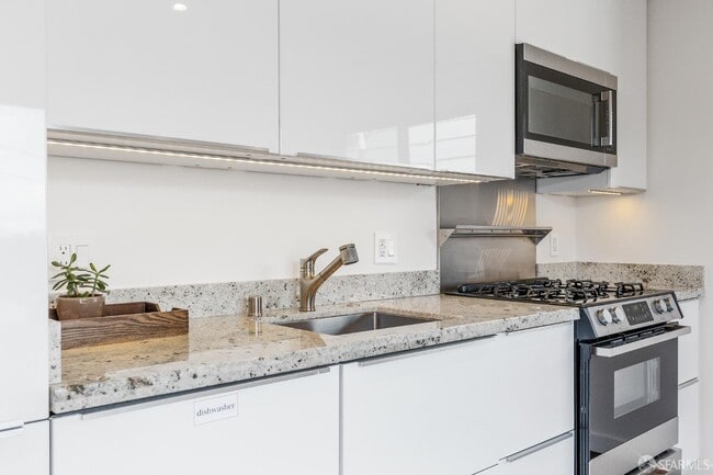 Building Photo - 316 Humboldt Rd