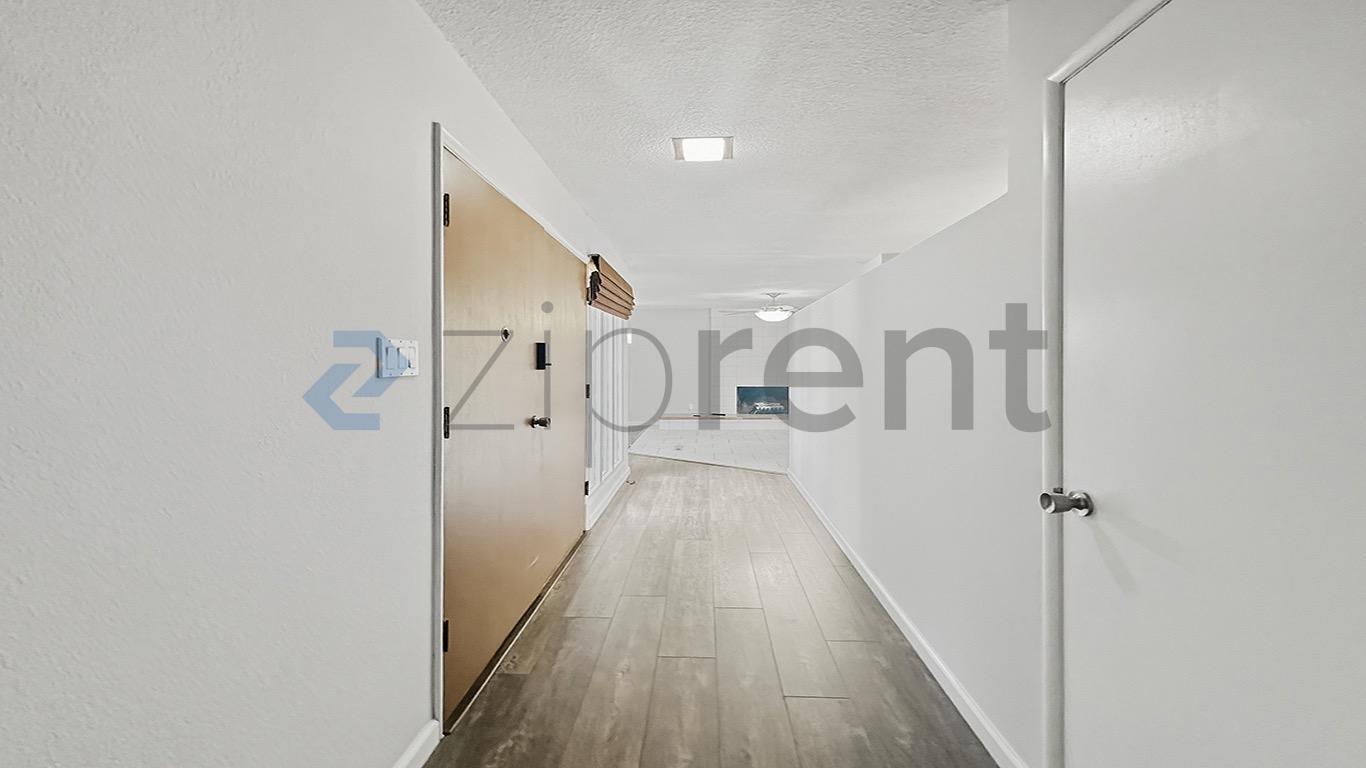 Building Photo - 5544 N Poplar Ave