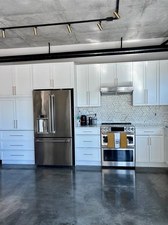 Building Photo - 1212 E Whiting St