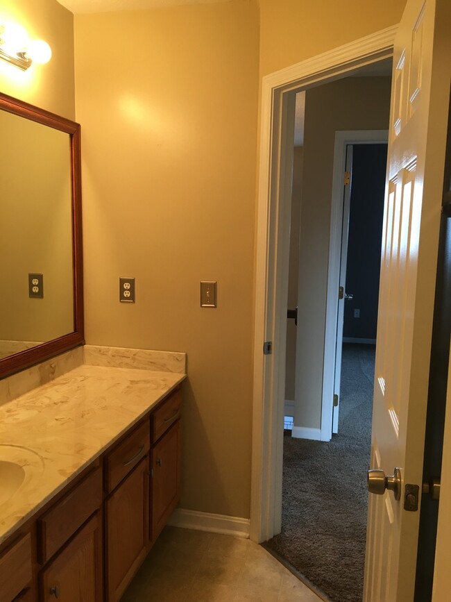 Building Photo - 320 Emmaus Cir