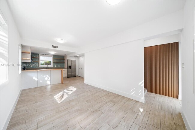 Building Photo - 1117 SW 13th St