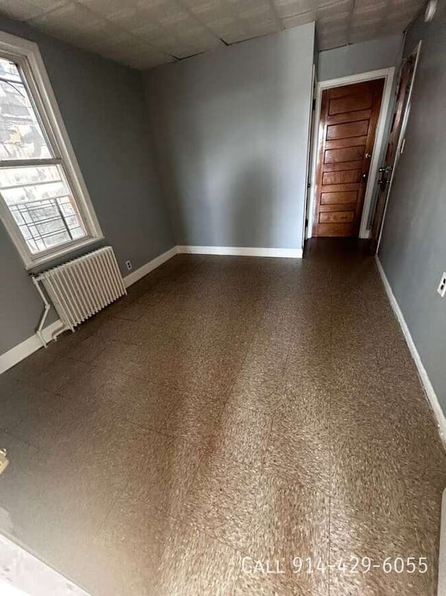 Building Photo - 263 Elm St