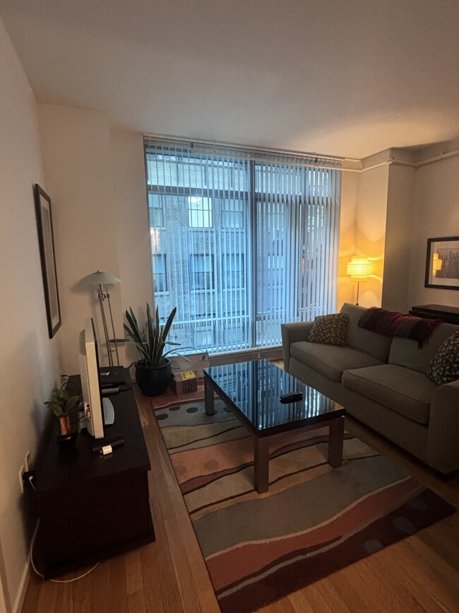 Primary Photo - 18 W 48th St