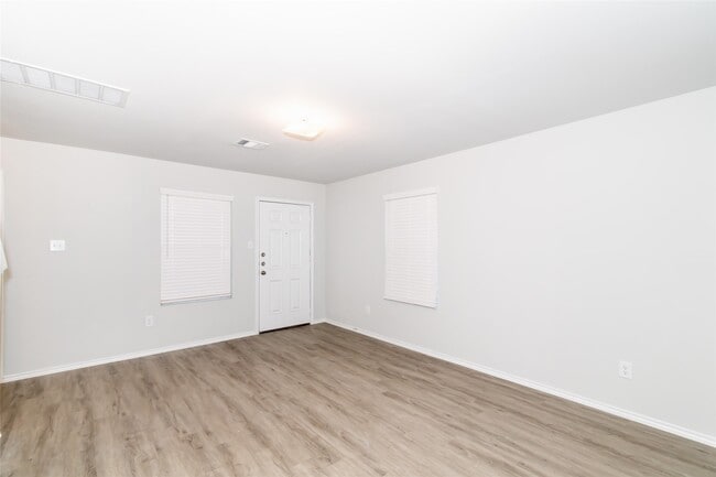 Building Photo - 8623 Doris Oaks Cir