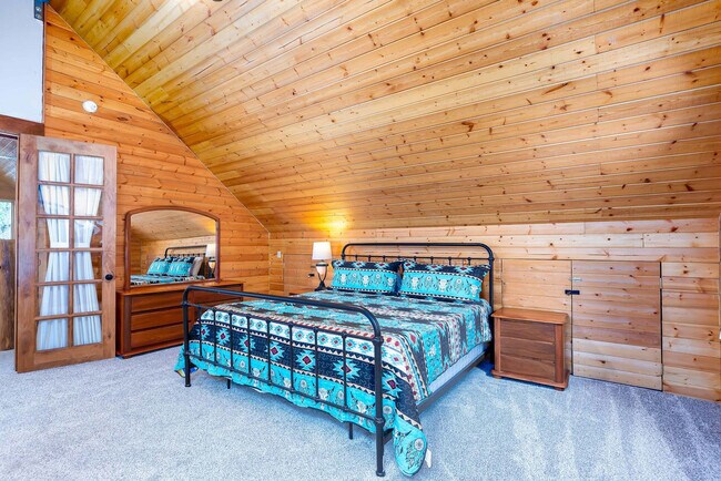 Building Photo - 55823 Wood Duck Dr