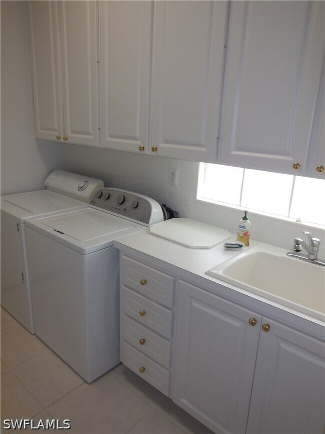Building Photo - 5299 Hawkesbury Way