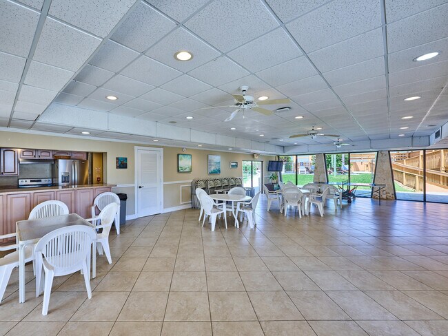 Building Photo - 10600 S Ocean Dr