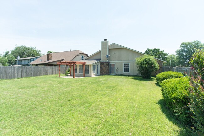 Building Photo - 7426 S 89th E Ave