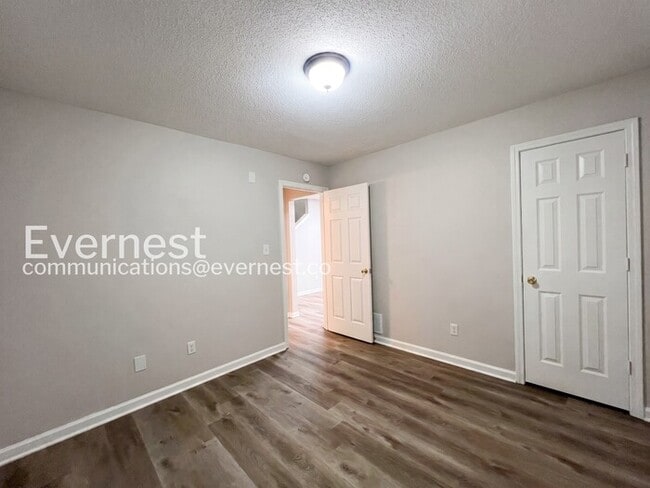 Building Photo - 3914 Santa Fe Loop