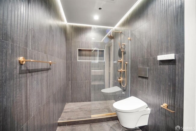 Building Photo - 101 Lombard St