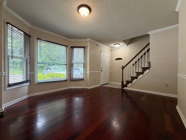 Building Photo - 3 or 4 Bedroom / 3.5 Bath Condo Kingsport, TN 37663
