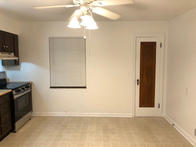 Kitchen Closet - 3821 Delmar Ave