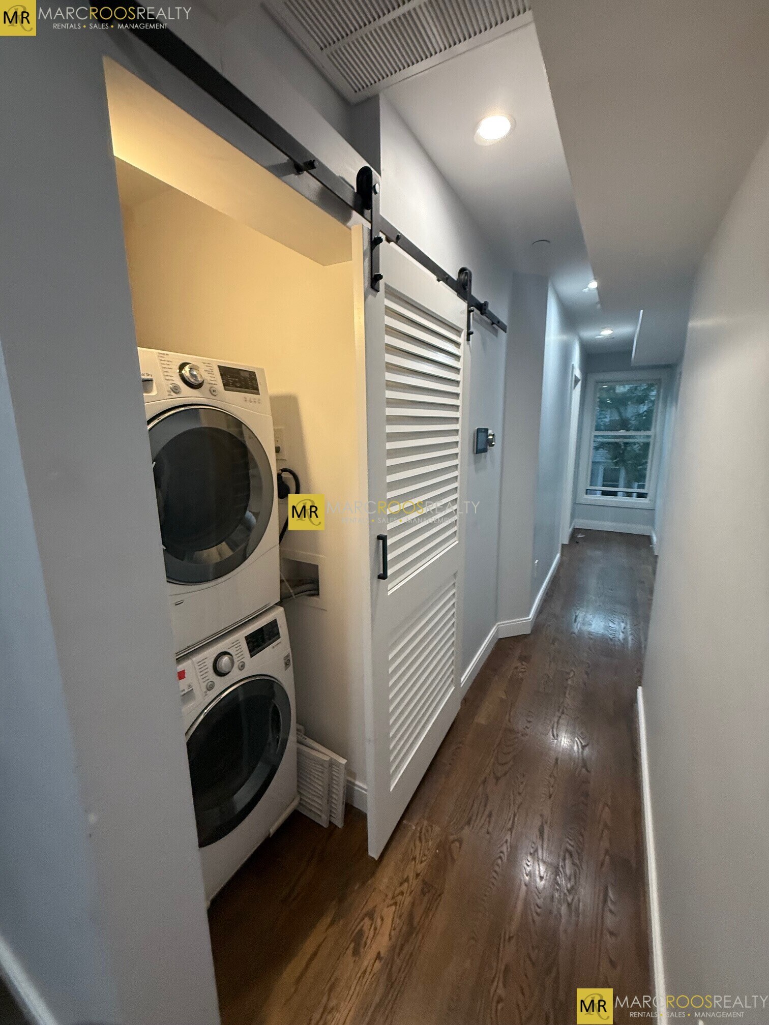 Building Photo - 174 Paris St