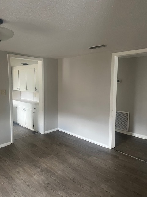 Building Photo - 122 Plaza Dr