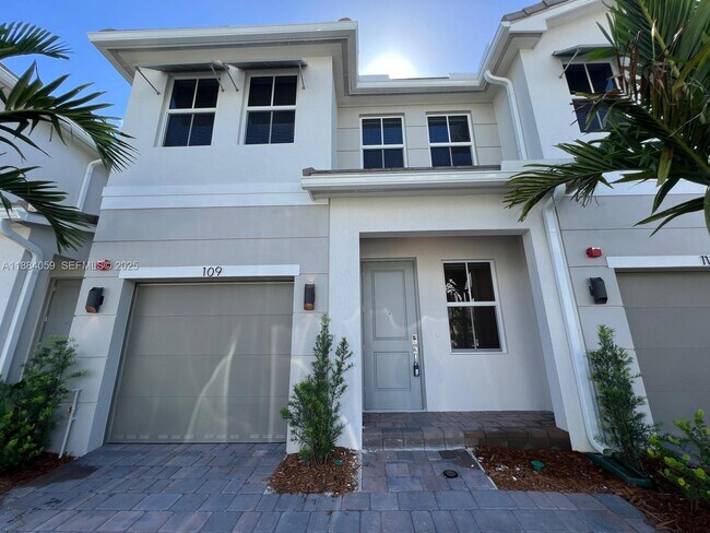 Building Photo - 109 SW 170th Ave