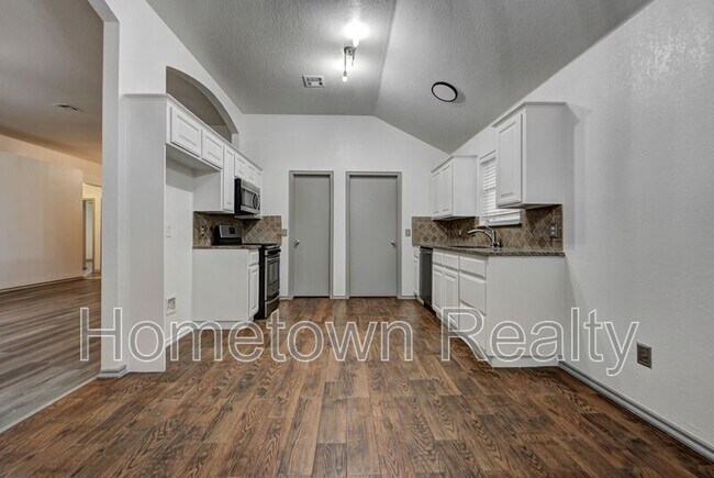 Building Photo - 16416 Oconee Creek Dr