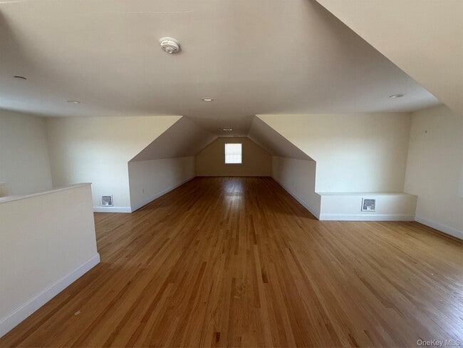 Building Photo - 621 E Olive St
