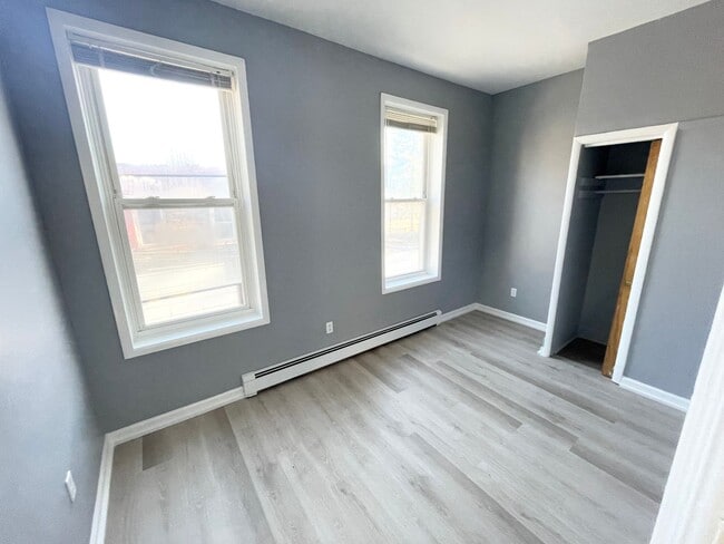Building Photo - 640 3rd Ave