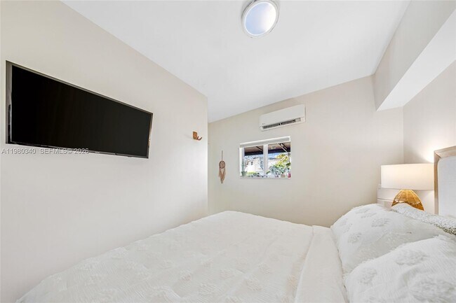 Building Photo - 172 Bentley Dr