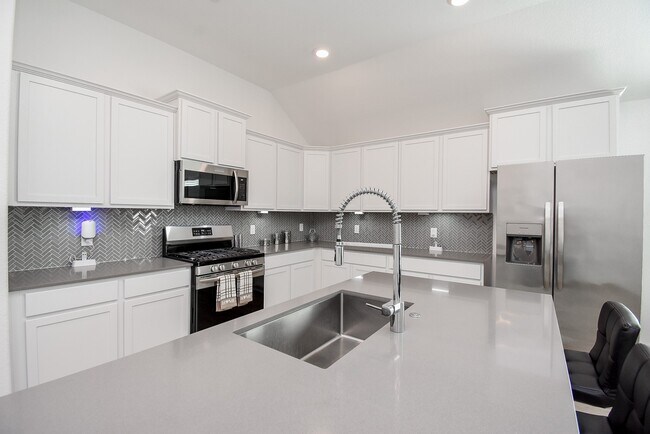 Building Photo - 31438 Vineyard Creek Dr