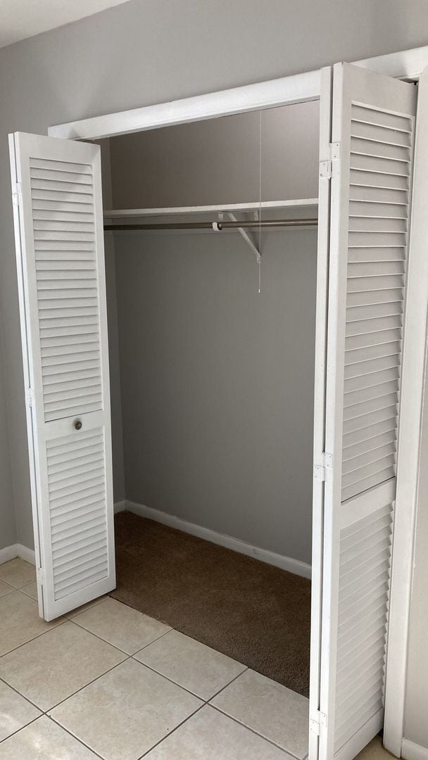 Building Photo - One Bedroom Rental in South Tampa!